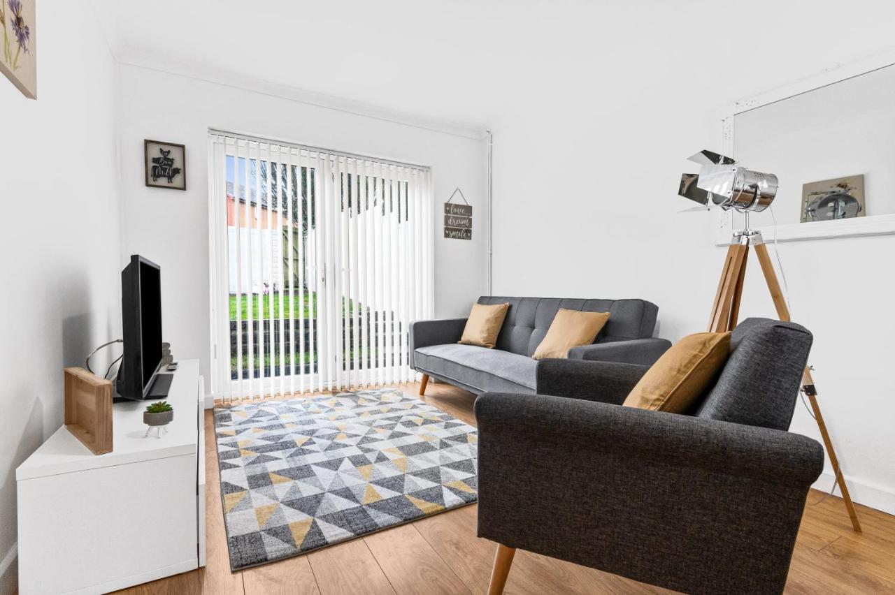 Off Road Parking, Garden, Tv'S In Bedrooms Morriston Buitenkant foto