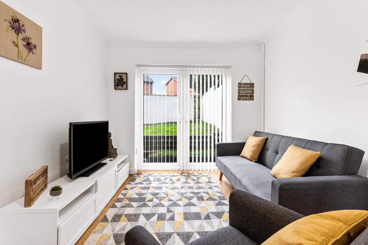 Off Road Parking, Garden, Tv'S In Bedrooms Morriston Buitenkant foto